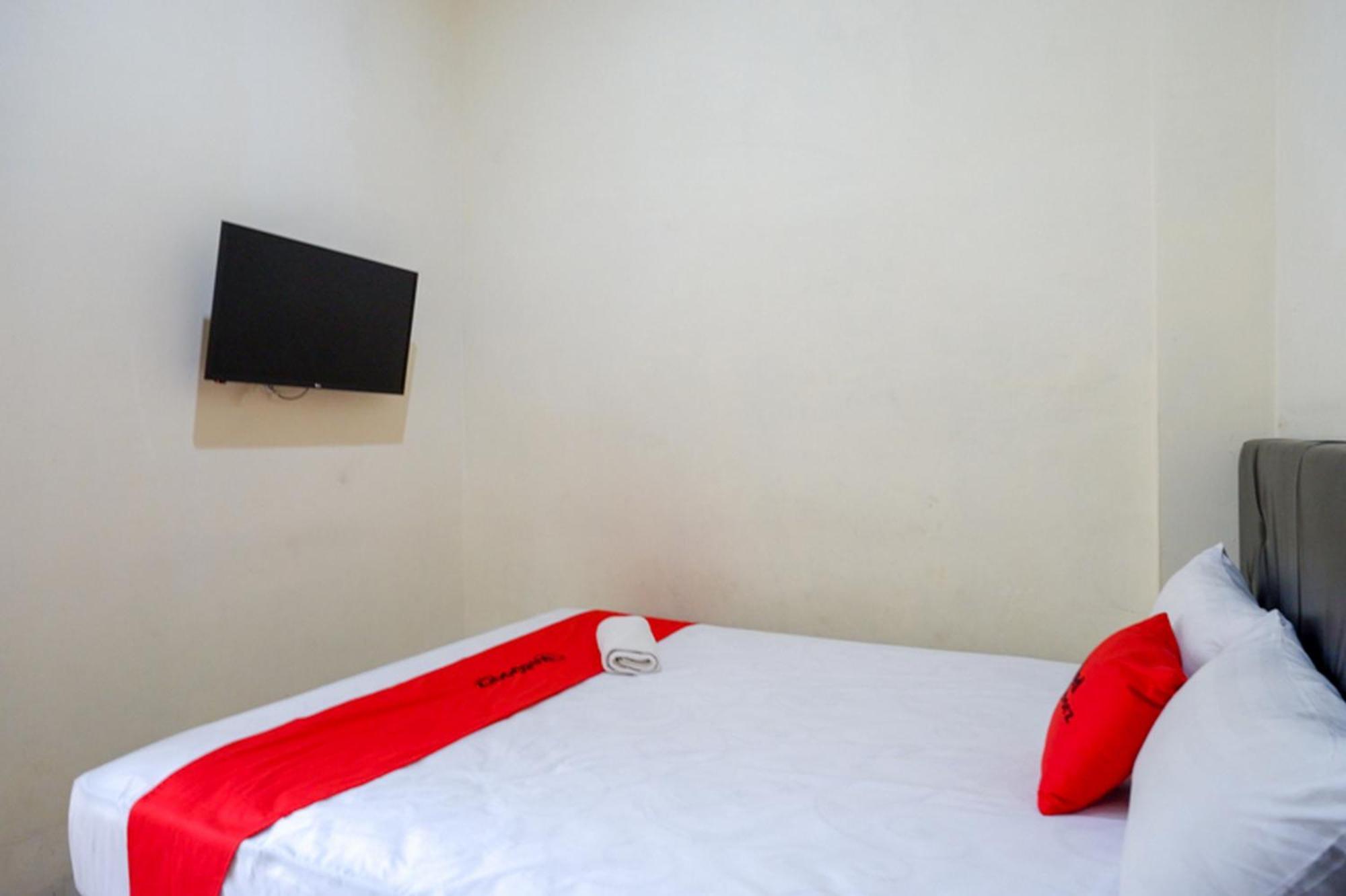 Reddoorz Syariah Near Purwosari Train Station Hotel Solo Exterior foto