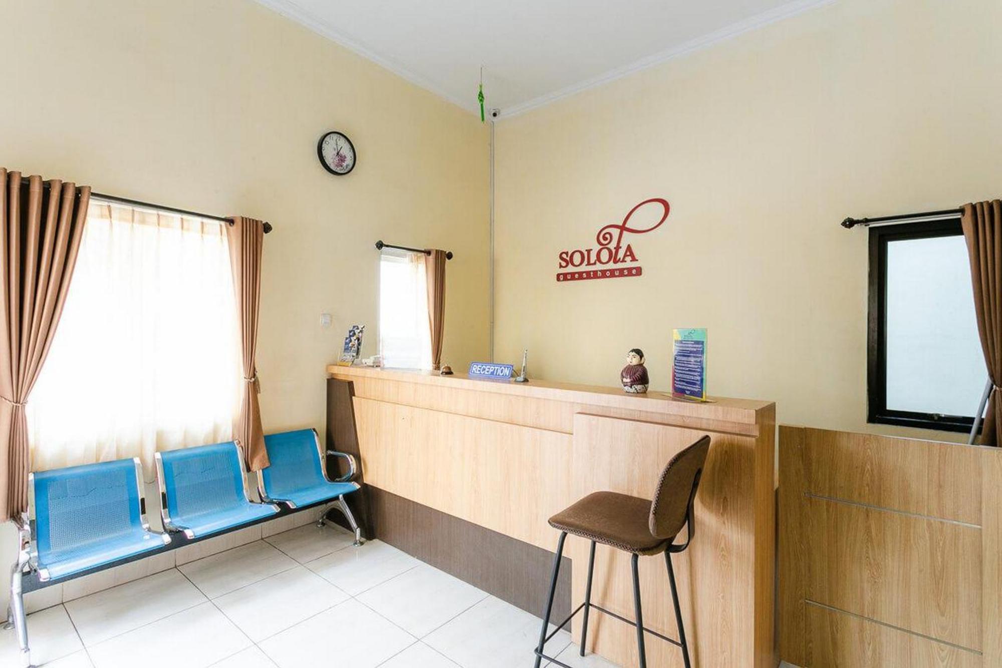 Reddoorz Syariah Near Purwosari Train Station Hotel Solo Exterior foto