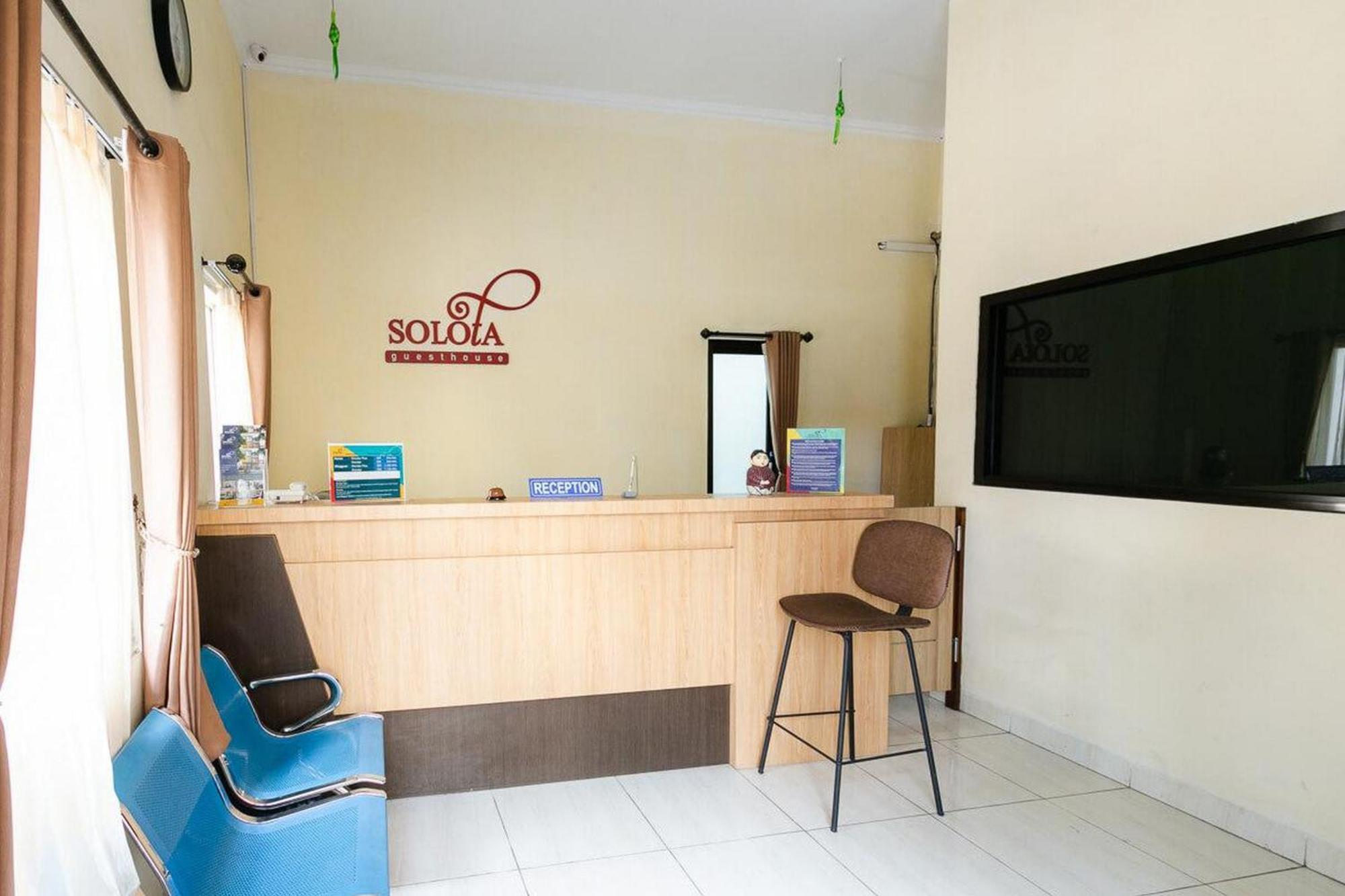 Reddoorz Syariah Near Purwosari Train Station Hotel Solo Exterior foto